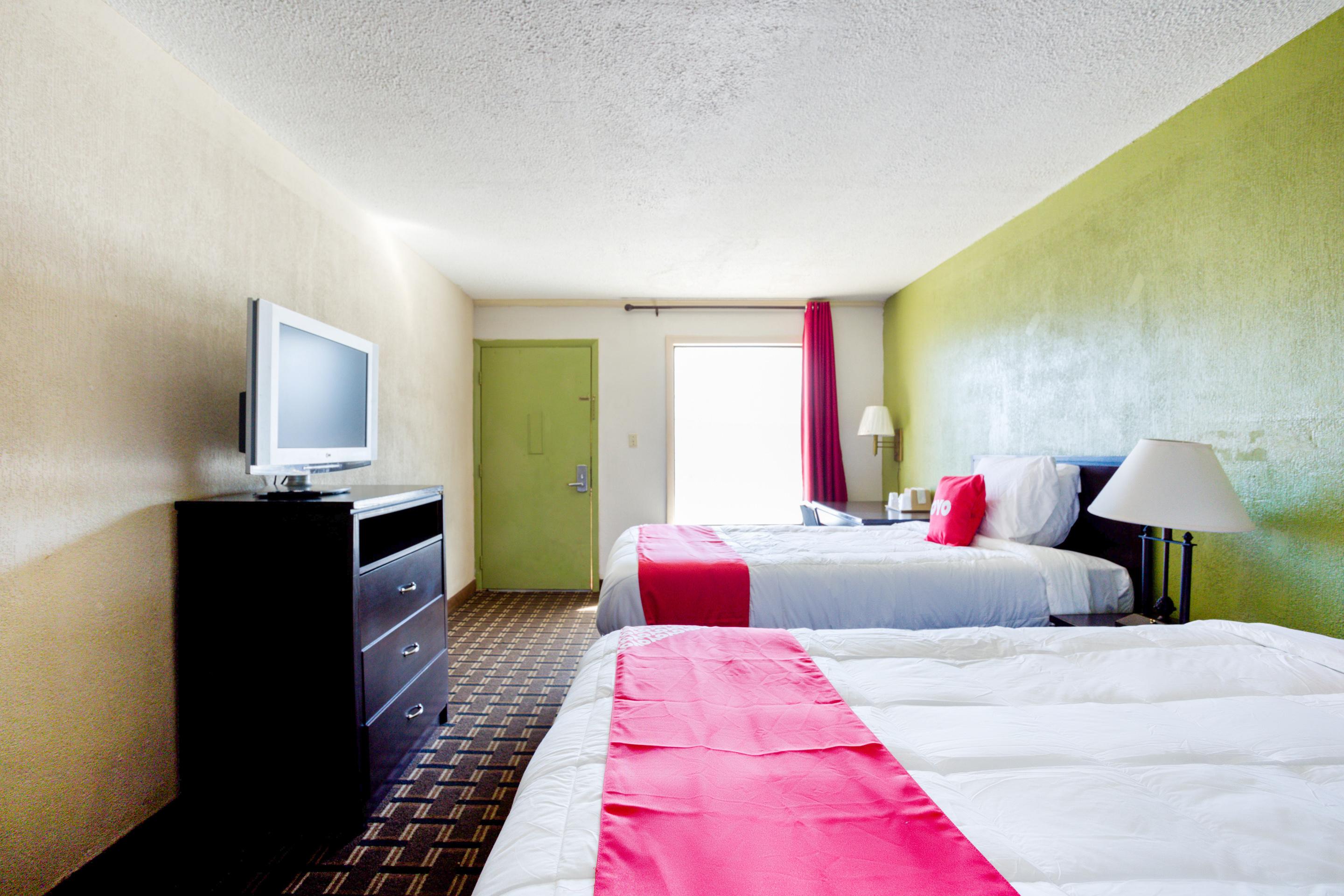 Oyo Pensacola I-10 & Hwy 29 Hotel