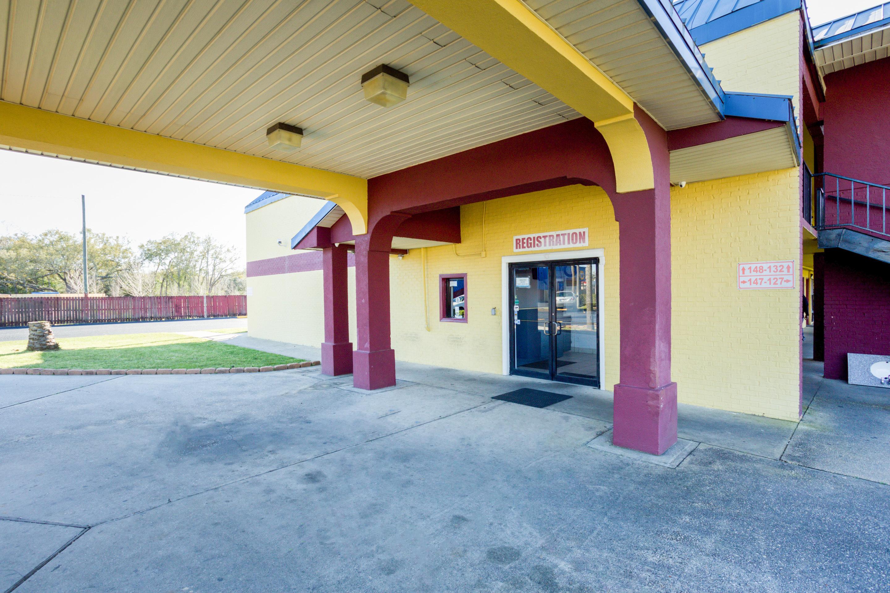 Oyo Pensacola I-10 & Hwy 29 Hotel