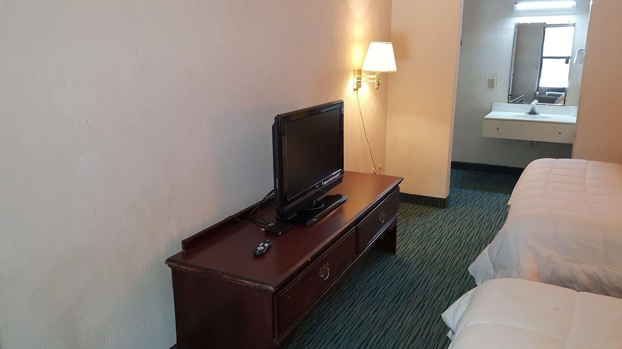 Hotel Oyo Pensacola I-10 & Hwy 29